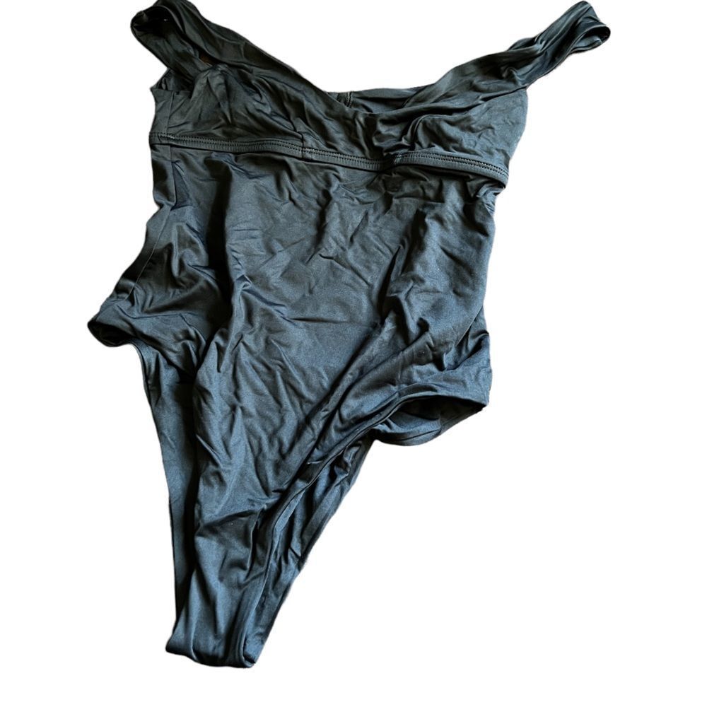 Vitamin A One Piece Bathing Suit nwt
